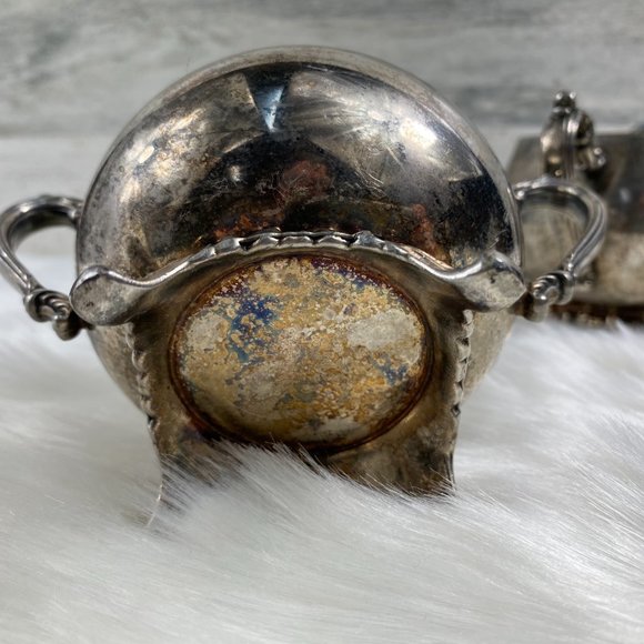 Vintage Oneida Silverplated Creamer & Sugar Set - Picture 3 of 13